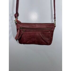 GH bass & Co vintage wine colored all leather crossbody bag zip pockets